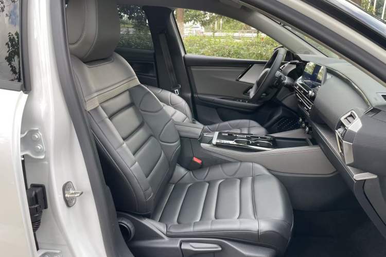 Used Citroen C5 X 2025 Model 1.6T Overseas Edition Interior 13