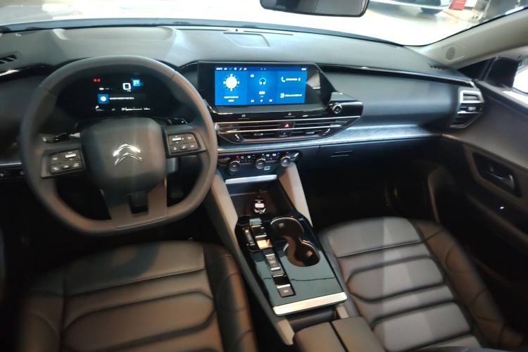 Used Citroen C5 X 2025 Model 1.6T Overseas Edition Interior 2