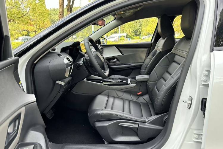 Used Citroen C5 X 2025 Model 1.6T Overseas Edition Interior 5