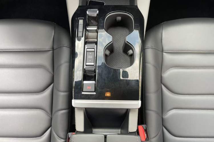 Used Citroen C5 X 2025 Model 1.6T Overseas Edition Interior 8