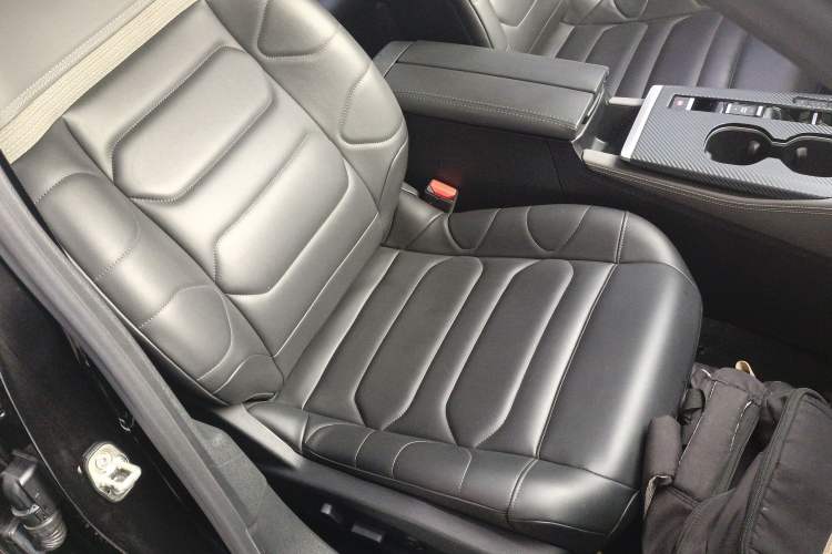 Used Citroen C5 X 2021 1.6T Impressive Edition Right Front Seat