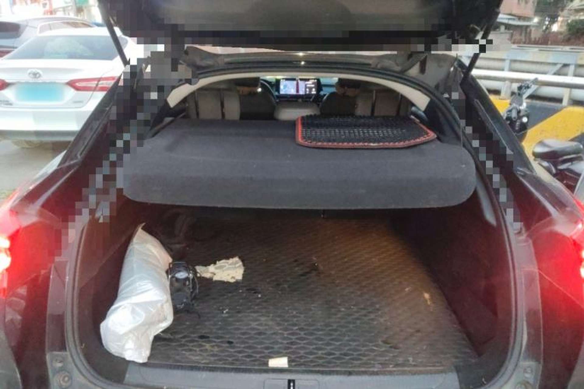 Used Citroen C5 X 2021 1.6T Impressive Edition Trunk