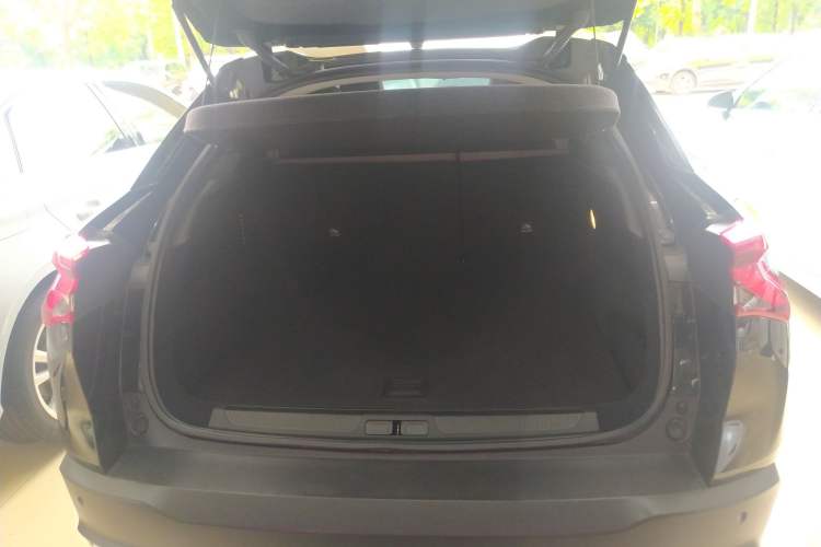 Used Citroen C5 X 2021 1.6T Impressive Edition Trunk