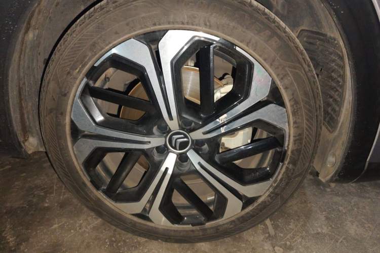 Used Citroen C5 X 2021 1.6T Flagship Edition Right Front Wheel Hub