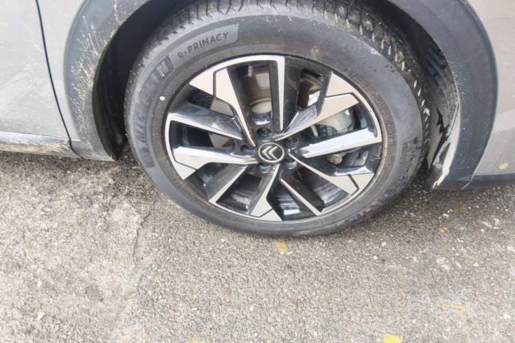 Used Citroen C5 X 2021 1.6T Impressive Edition Right Front Wheel Hub