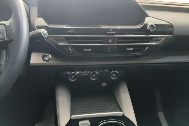Used Citroen C5 X 2021 1.6T Enjoy the Extraordinary Audio And AC Panel