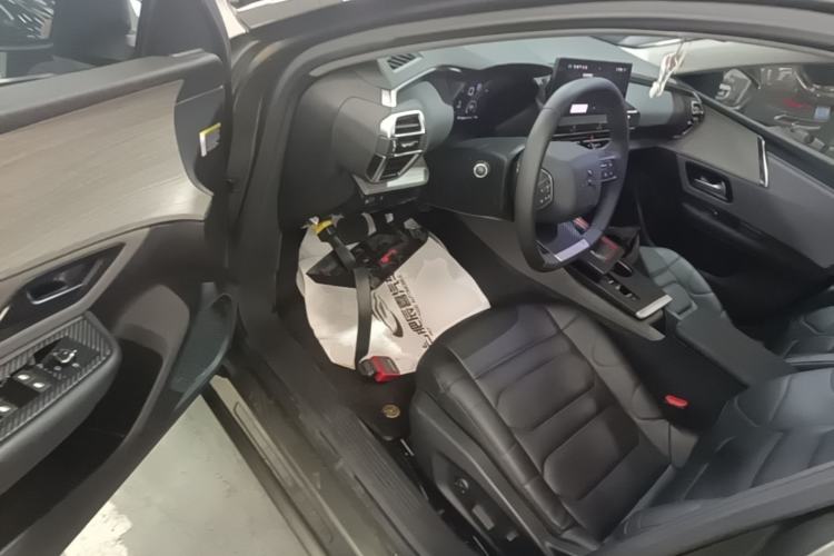 Used Citroen C5 X 2021 1.6T Impressive Edition Driver Seat