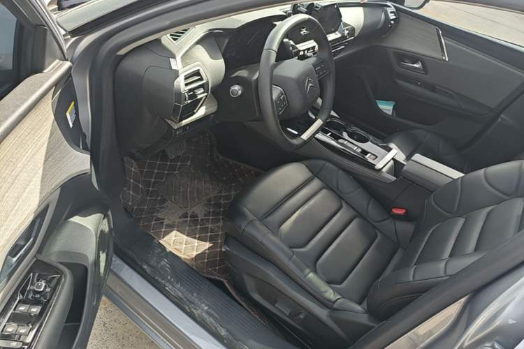 Used Citroen C5 X 2021 1.6T Enjoy the Extraordinary Driver Seat