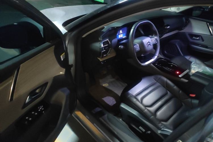 Used Citroen C5 X 2021 1.6T Enjoy the Extraordinary Driver Seat