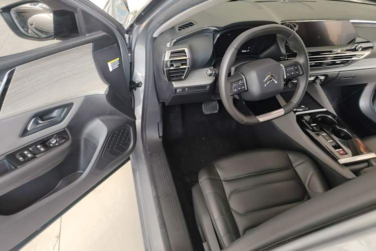 Used Citroen C5 X 2021 1.6T Enjoy the Extraordinary Driver Seat