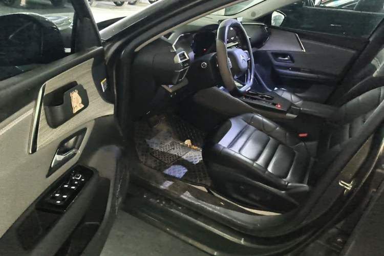 Used Citroen C5 X 2021 1.6T Impressive Edition Driver Seat
