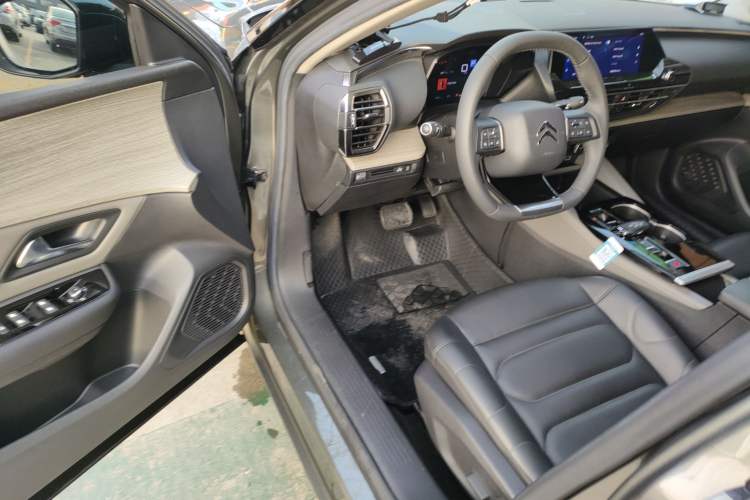 Used Citroen C5 X 2021 1.6T Enjoy the Extraordinary Driver Seat