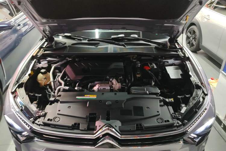 Used Citroen C5 X 2021 1.6T Enjoy the Extraordinary Engine Bay