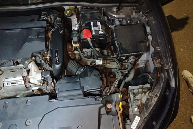Used Citroen C5 X 2021 1.6T Enjoy the Extraordinary Engine Bay Left