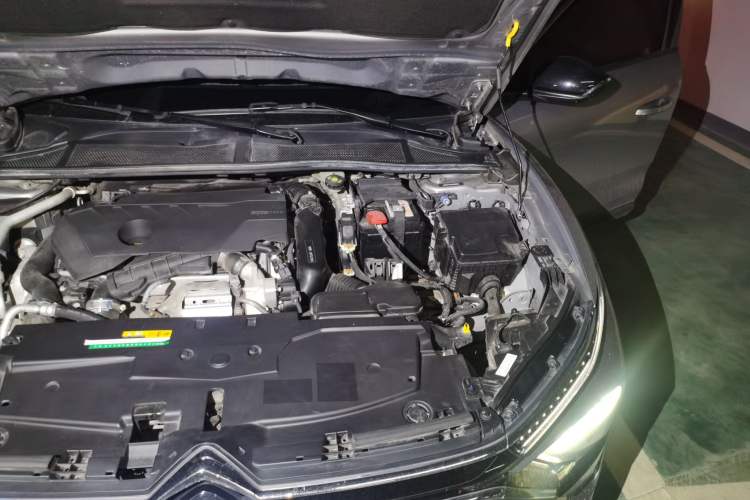 Used Citroen C5 X 2021 1.6T Enjoy the Extraordinary Engine Bay Left