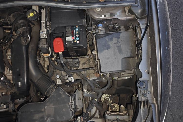 Used Citroen C5 X 2021 1.6T Enjoy the Extraordinary Engine Bay Left