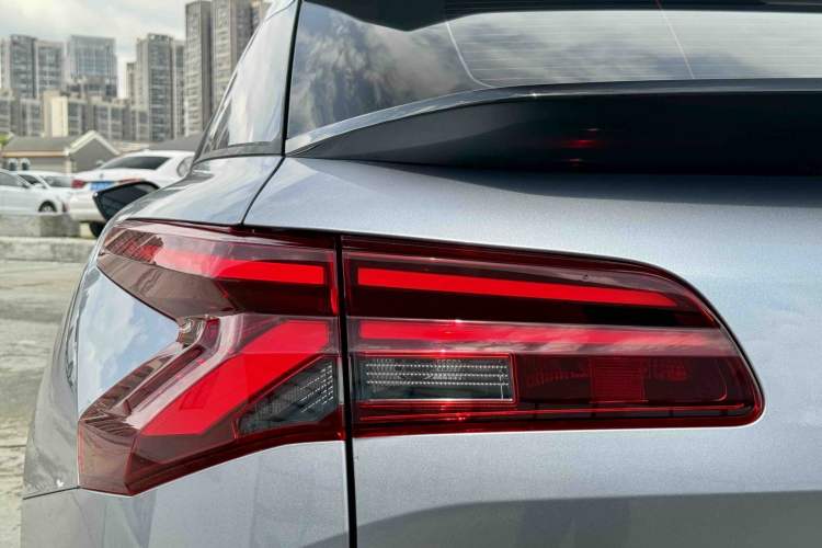 Used Citroen C5 X 2021 1.6T Enjoy the Extraordinary Exterior 8
