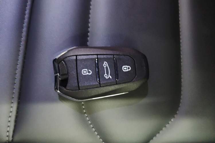 Used Citroen C5 X 2021 1.6T Enjoy the Extraordinary Interior 1