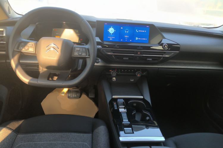 Used Citroen C5 X 2021 1.6T Enjoy the Extraordinary Interior 2