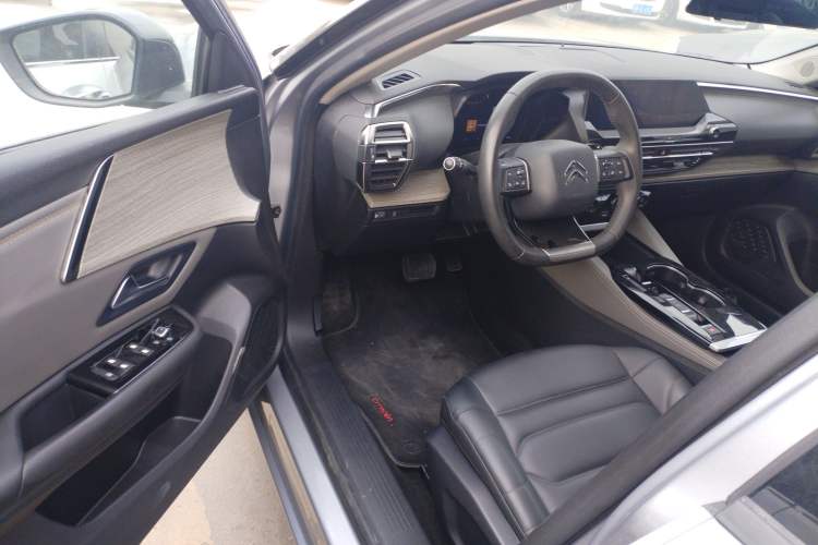 Used Citroen C5 X 2021 1.6T Enjoy the Extraordinary Interior 3