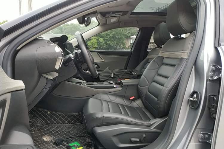Used Citroen C5 X 2021 1.6T Enjoy the Extraordinary Left Front Seat