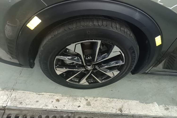 Used Citroen C5 X 2021 1.6T Impressive Edition Left Front Wheel Hub