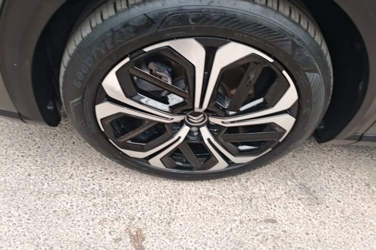 Used Citroen C5 X 2021 1.6T Flagship Edition Left Front Wheel Hub