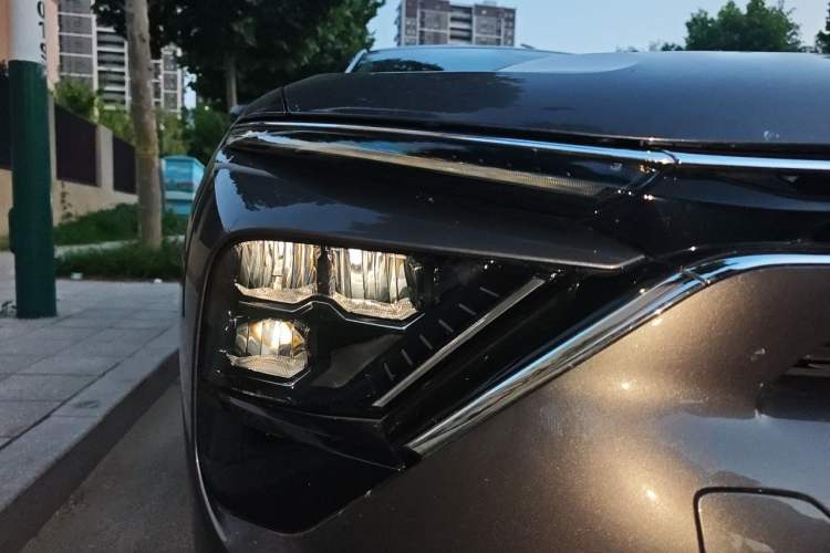Used Citroen C5 X 2021 1.6T Enjoy the Extraordinary Right Front Headlight