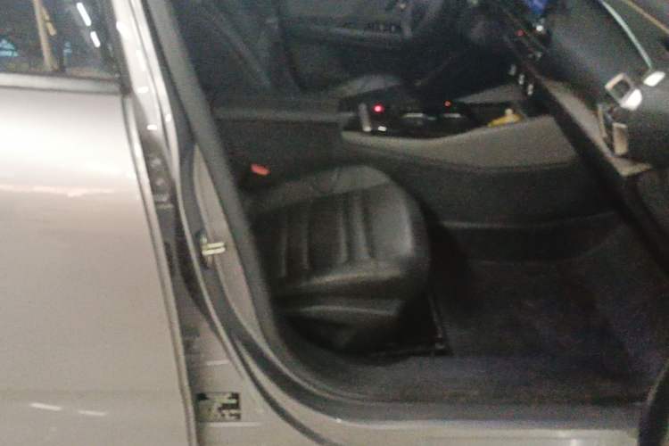 Used Citroen C5 X 2021 1.6T Enjoy the Extraordinary Right Front Seat