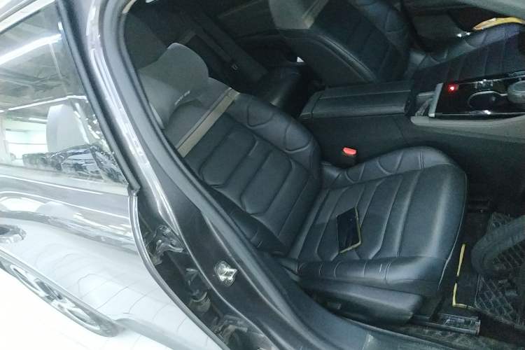 Used Citroen C5 X 2021 1.6T Enjoy the Extraordinary Right Front Seat
