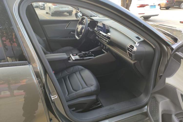 Used Citroen C5 X 2021 1.6T Enjoy the Extraordinary Right Front Seat
