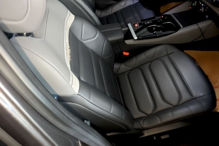 Used Citroen C5 X 2021 1.6T Impressive Edition Right Front Seat