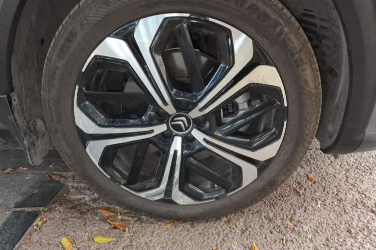 Used Citroen C5 X 2021 1.6T Flagship Edition Right Front Wheel Hub