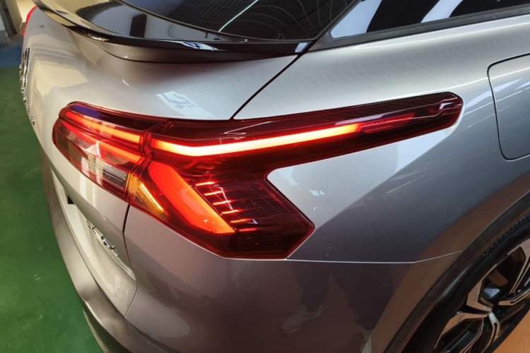 Used Citroen C5 X 2021 1.6T Impressive Edition Right Rear Taillight