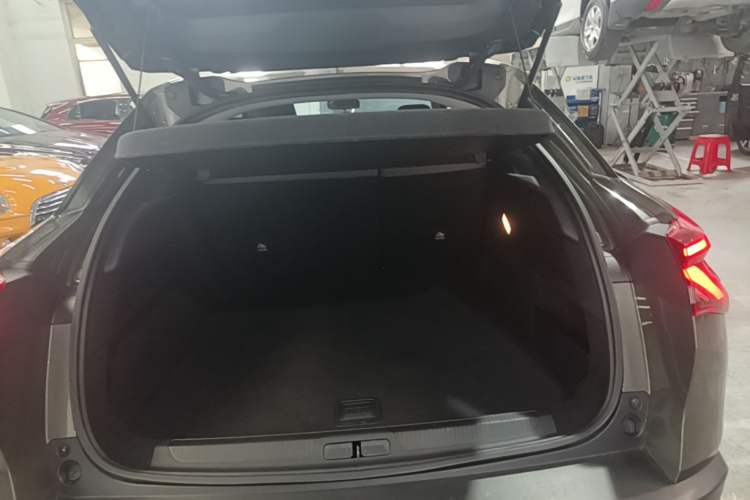 Used Citroen C5 X 2021 1.6T Impressive Edition Trunk