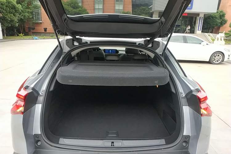 Used Citroen C5 X 2021 1.6T Enjoy the Extraordinary Trunk