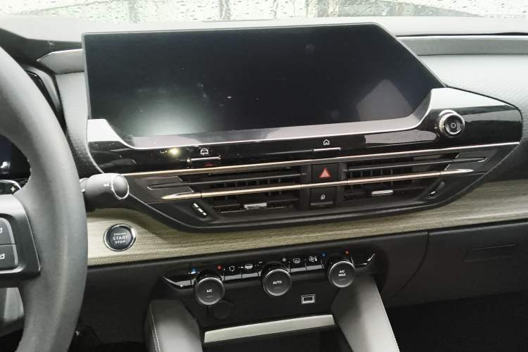 Used Citroen C5 X 2021 1.6T Enjoy the Extraordinary Audio And AC Panel