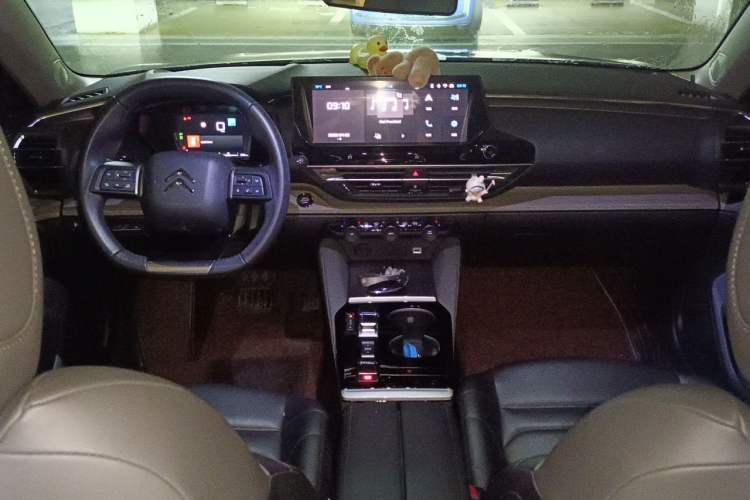 Used Citroen C5 X 2021 1.6T Impressive Edition Center Console
