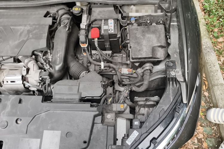 Used Citroen C5 X 2021 1.6T Enjoy the Extraordinary Engine Bay Left