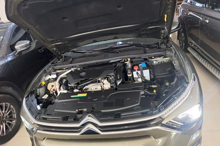Used Citroen C5 X 2021 1.6T Enjoy the Extraordinary Engine Bay