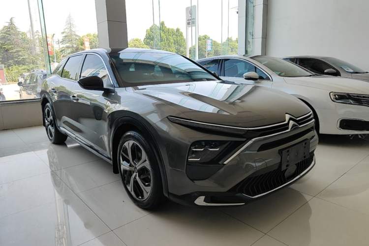 Used Citroen C5 X 2021 1.6T Enjoy the Extraordinary Front Right 45 Deg
