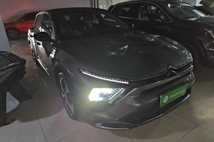 Used Citroen C5 X 2021 1.6T Enjoy the Extraordinary Front Right 45 Deg