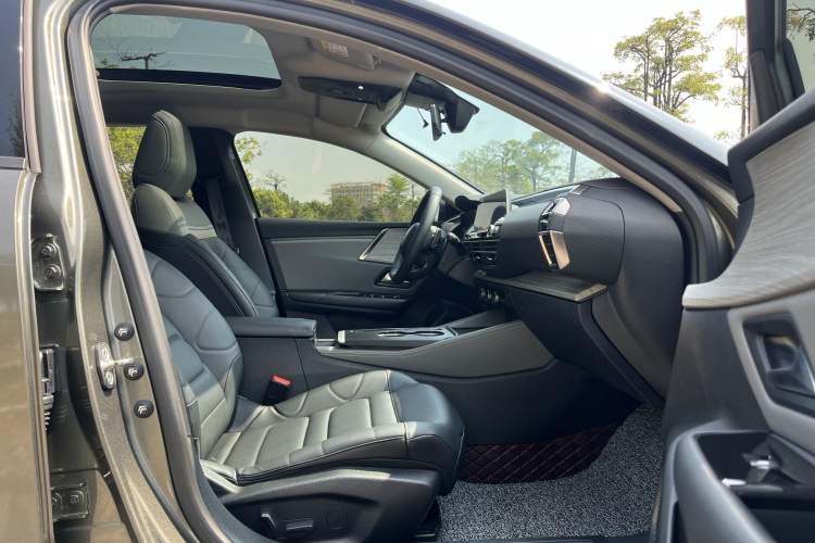 Used Citroen C5 X 2021 1.6T Enjoy the Extraordinary Interior 2