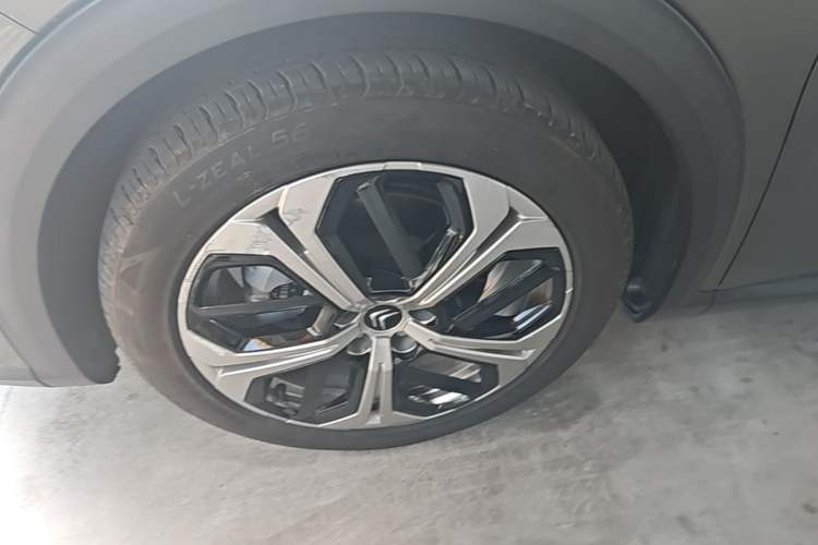 Used Citroen C5 X 2021 1.6T Enjoy the Extraordinary Left Front Wheel Hub