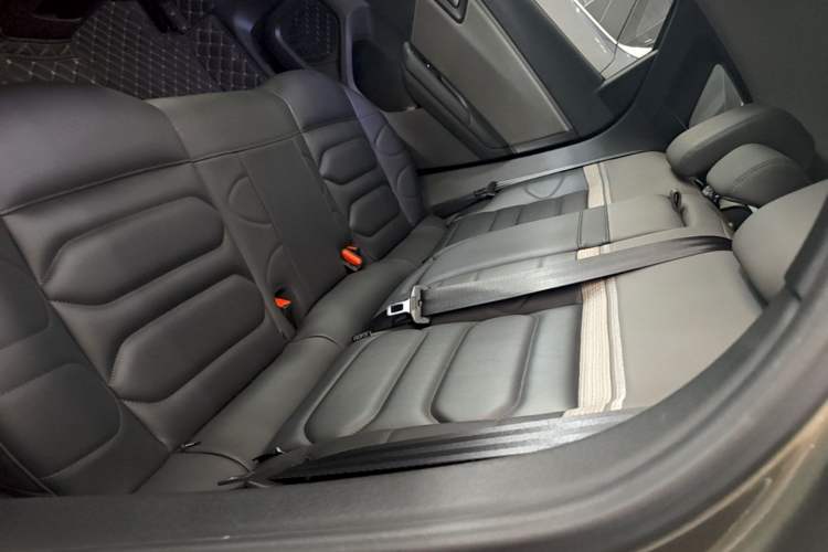 Used Citroen C5 X 2021 1.6T Enjoy the Extraordinary Left Rear Seat