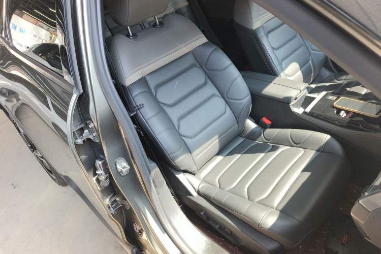 Used Citroen C5 X 2021 1.6T Impressive Edition Right Front Seat