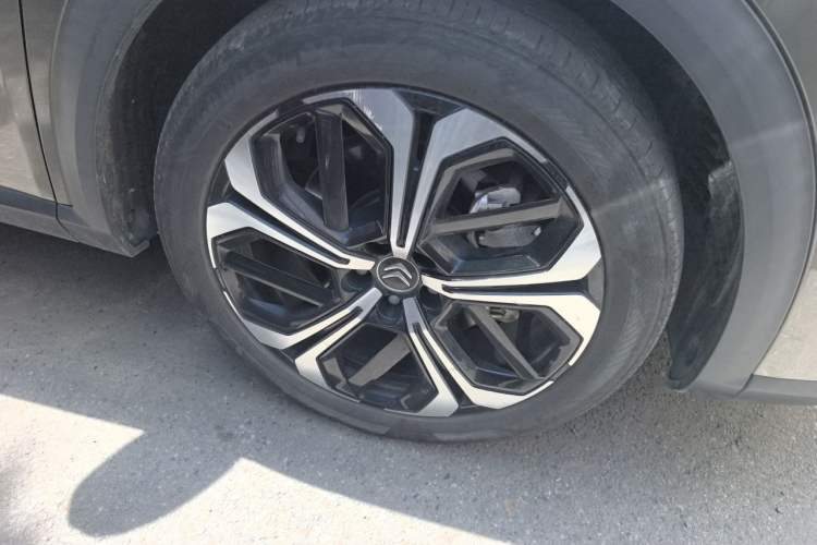 Used Citroen C5 X 2021 1.6T Impressive Edition Right Front Wheel Hub