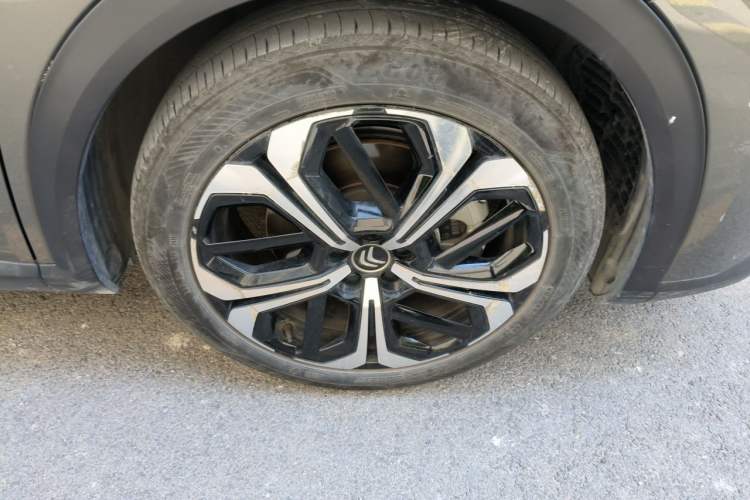Used Citroen C5 X 2021 1.6T Impressive Edition Right Front Wheel Hub