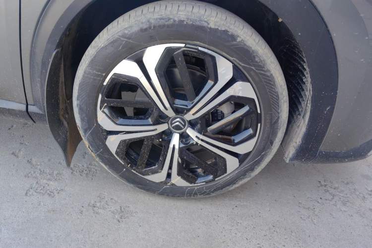 Used Citroen C5 X 2021 1.6T Flagship Edition Right Front Wheel Hub