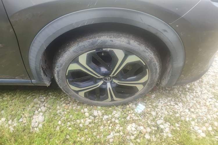 Used Citroen C5 X 2021 1.6T Flagship Edition Right Front Wheel Hub